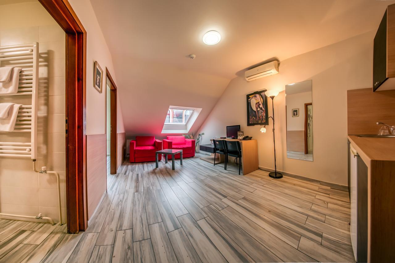Veliki Garni Hotel Новий Сад Екстер'єр фото