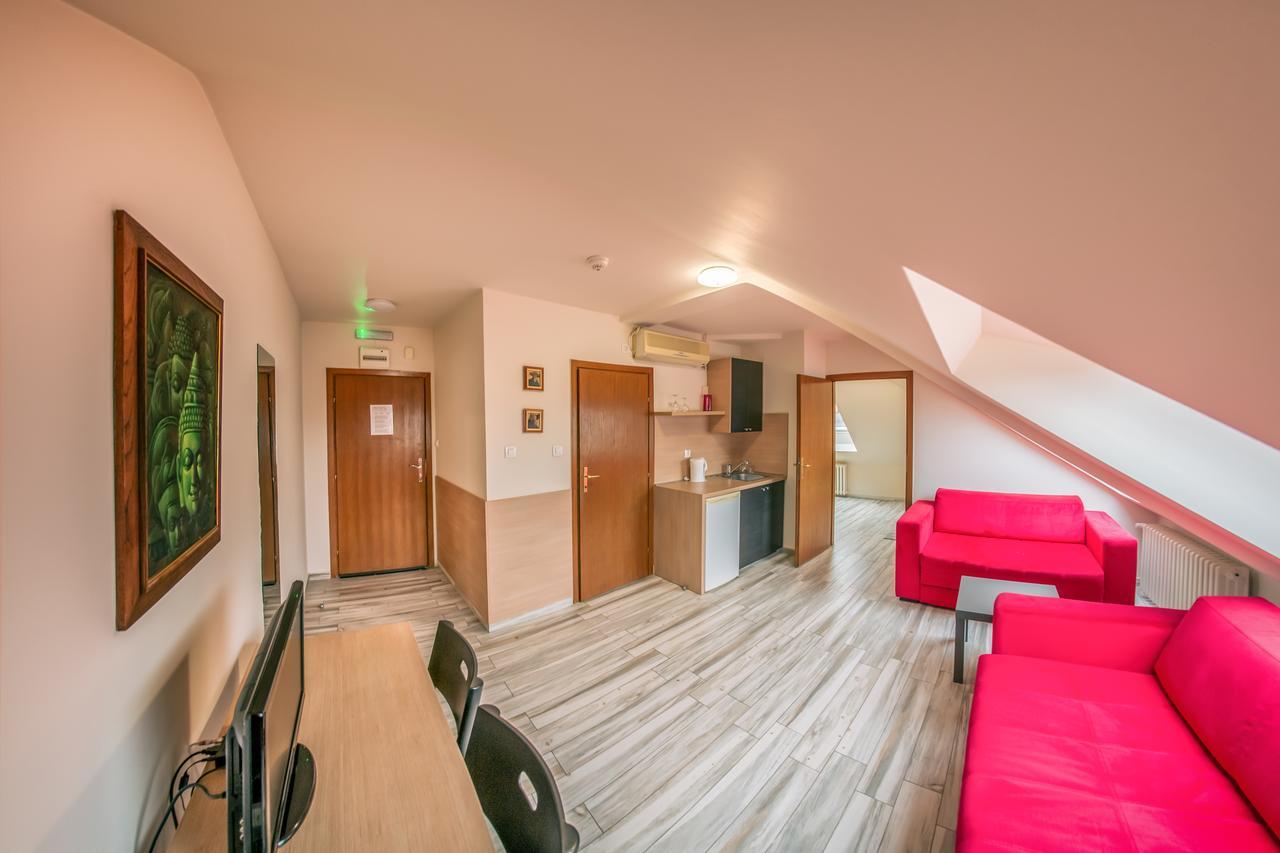 Veliki Garni Hotel Новий Сад Екстер'єр фото